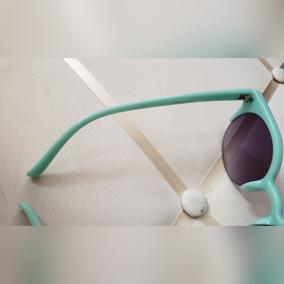 *3/$10 Aqua Teal Floral Rose Cat eye Sunglasses Shades - Picture 5 of 6